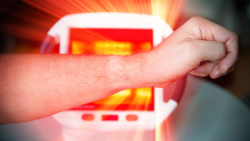 patient receiving Light Therapy at Monumental Health and Wellness in Colville