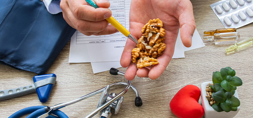 patient receiving Nutritional Therapy at Monumental Health and Wellness in Colville